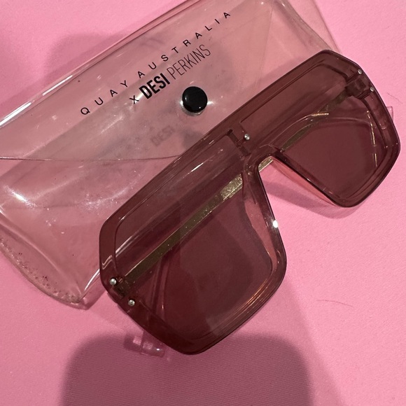 Quay sunglasses - Picture 1 of 1